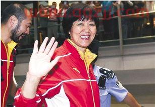 日本解说中国女排视频（日本电视台直播中国女排夺冠 解说情绪激动差点飙泪）