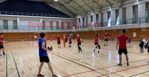 中国女排抵达日本首次集训（中国女排在日本大阪举行）