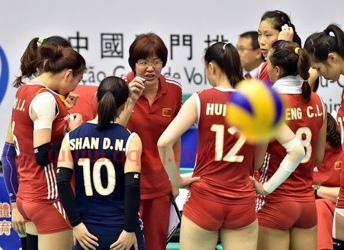中国女排对战日本男孩子（中国女排对战日本队让人误判视频）