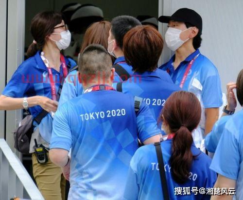 中国女排队员隔离（中国女排首个对手多人隔离）