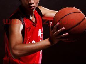 篮球怎么打全场控卫好一点(篮球怎么打全场控卫好一点视频)