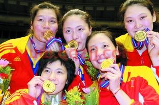 中国女排队员亲吻照片视频(女排亲亲)