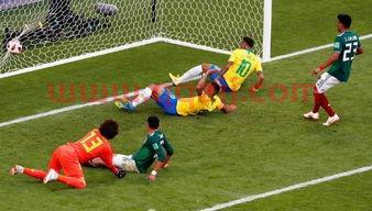 内马尔当着梅西的面不停的秀球技(内马尔训练遇梅西盯防) 内马尔当着梅西的面不停的秀球技(内马尔训练遇梅西盯防)