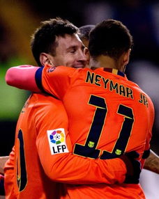 梅西内马尔牵手手(梅西抱内马尔)