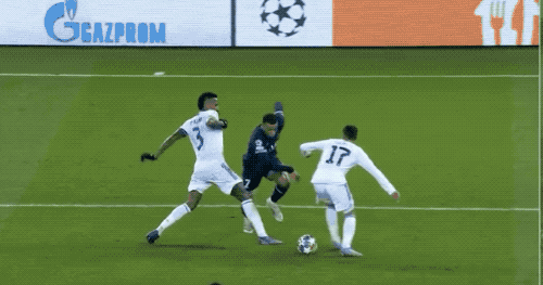 梅西绝杀皇马内马尔在不在(梅西绝杀皇马举球衣)