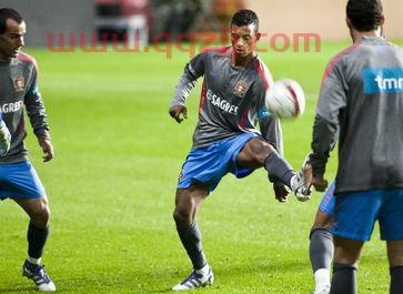 西班牙足球2012欧洲杯纪录片(2016欧洲杯葡萄牙纪录片) 第1张 西班牙足球2012欧洲杯纪录片(2016欧洲杯葡萄牙纪录片) 第1张